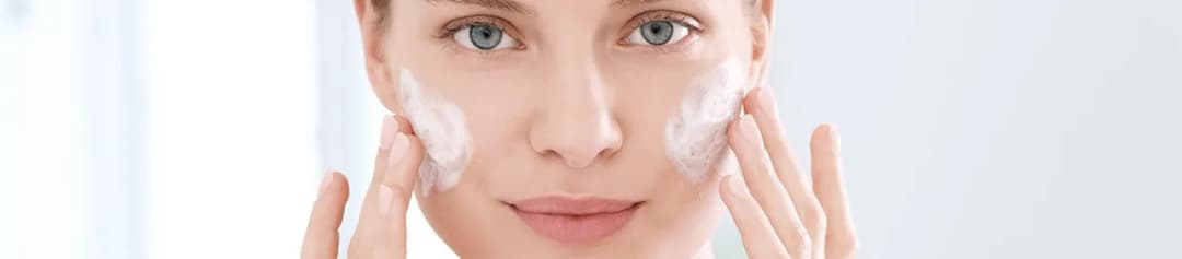 Cera trądzikowa co stosować: skuteczne produkty, które pomogą