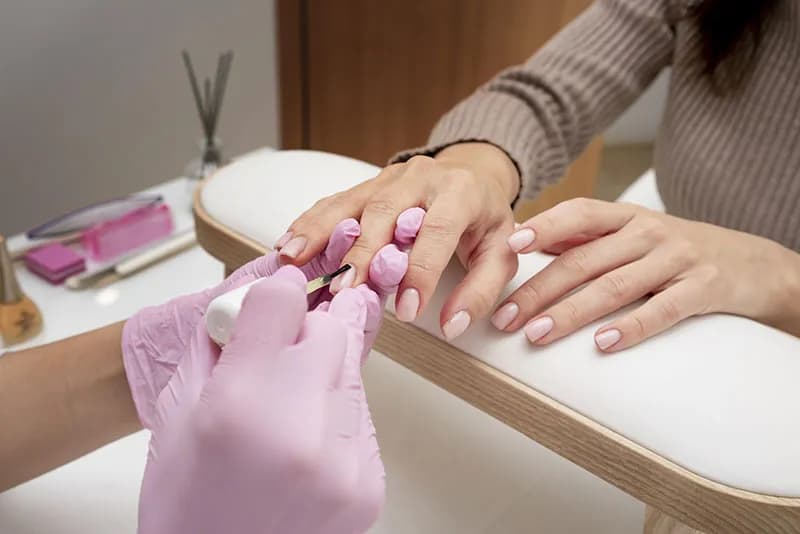 Manicure spa na czym polega - odkryj jego korzyści i różnice