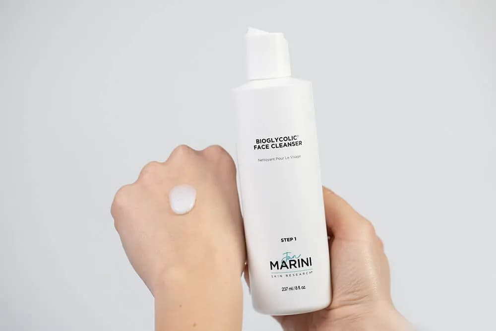 Kwas glikolowy do jakiej cery? Sprawdź, jak go stosować!